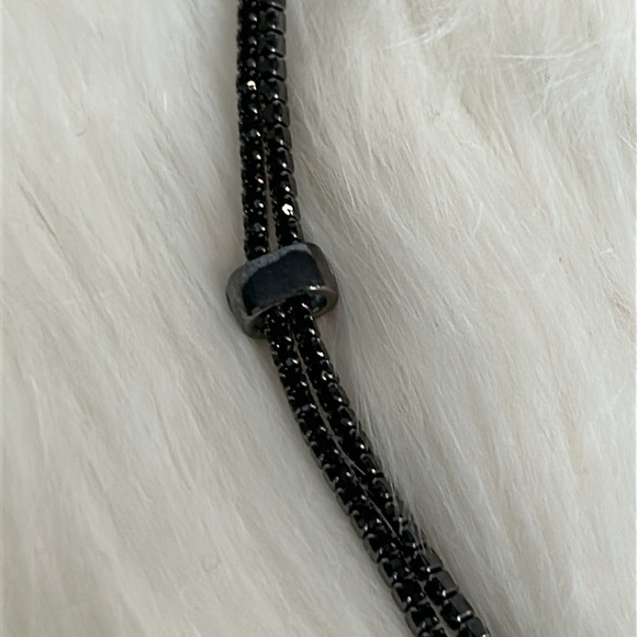 Black Crystal Lariat Necklace - Picture 4 of 6